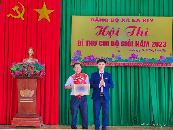 GIAI NHAT